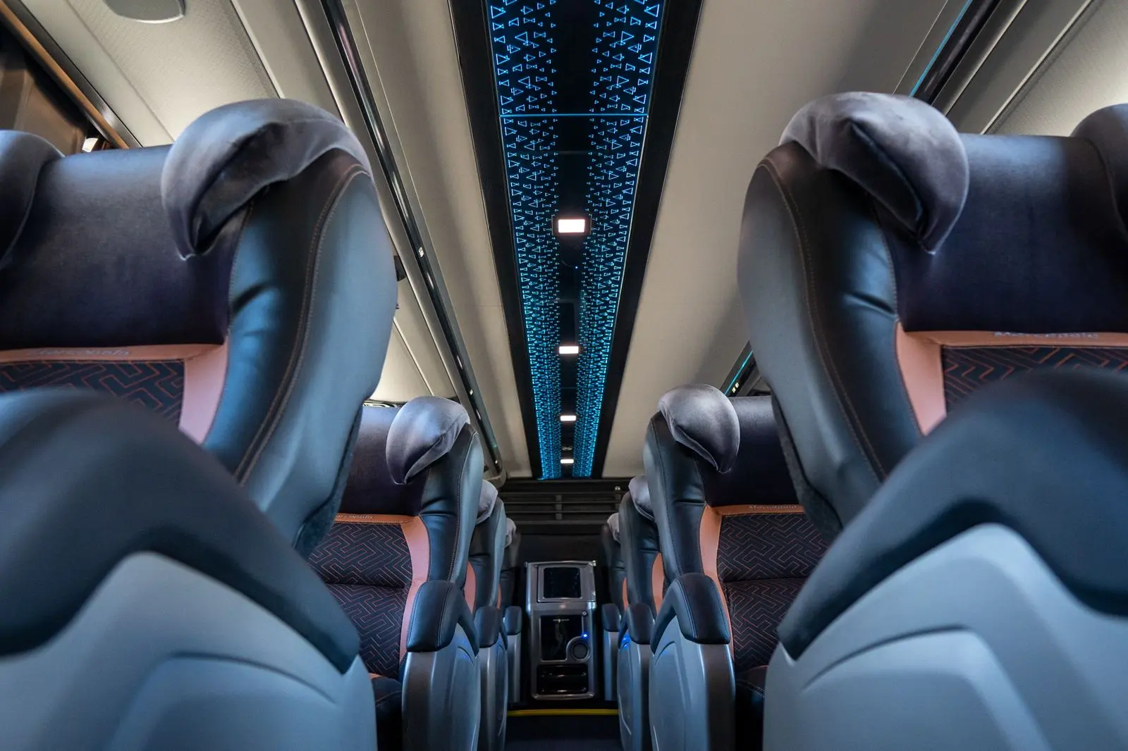 Onibus FlechaTur para fretamento