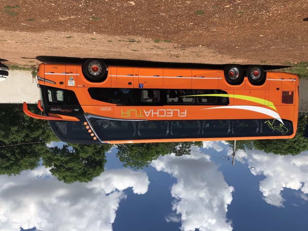 Onibus laranja FlechaTur